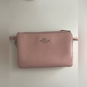 Coach hand purse/wallet. Wristlet!